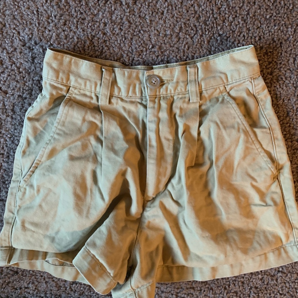 Vintage Banana Republic Tan Pleated Shorts size 0